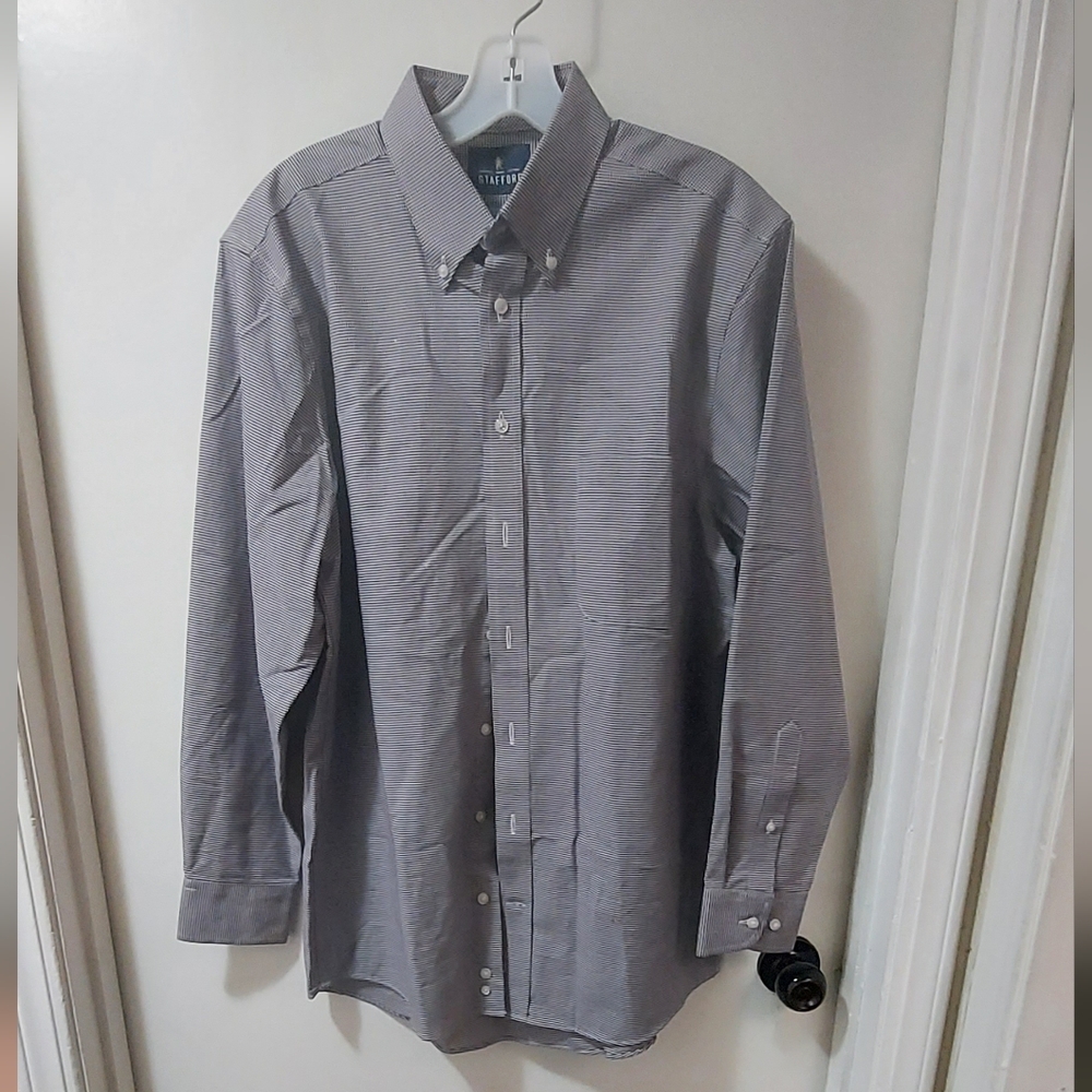 Stafford Men's Black and White Checkered Button Down Shirt